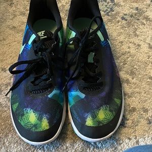 Nike Size 8.5 Tennis Shoes